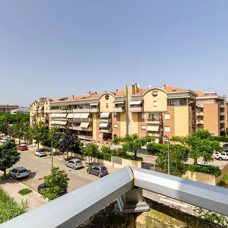 Bilocale Con Spazioso Terrazzo Montesilvano Marina