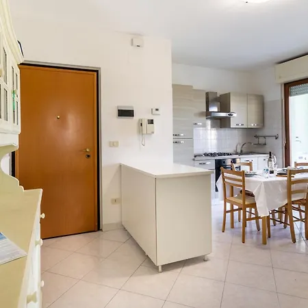 Bilocale Con Spazioso Terrazzo Apartament *