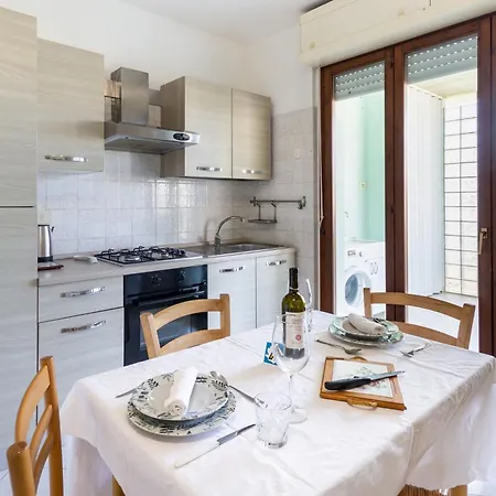 Apartament Bilocale Con Spazioso Terrazzo *