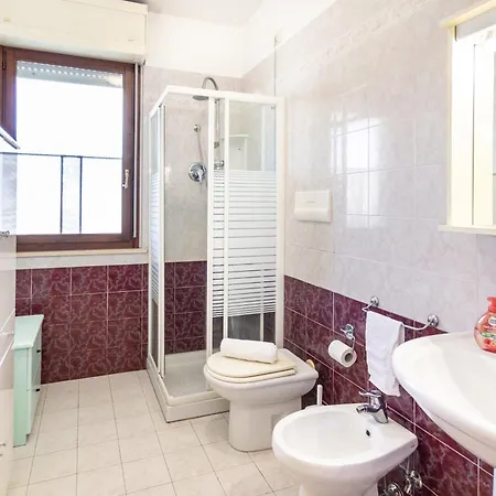 Bilocale Con Spazioso Terrazzo Apartament