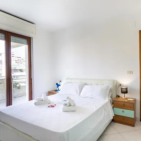 Bilocale Con Spazioso Terrazzo Montesilvano Marina